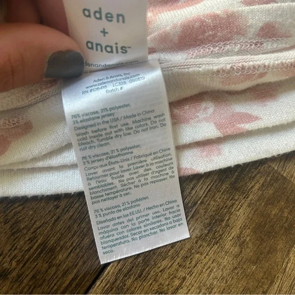 Aden + Anais Baby Blanket white with pink Flowers Roses Viscose Soft Swaddle - Picture 4 of 5